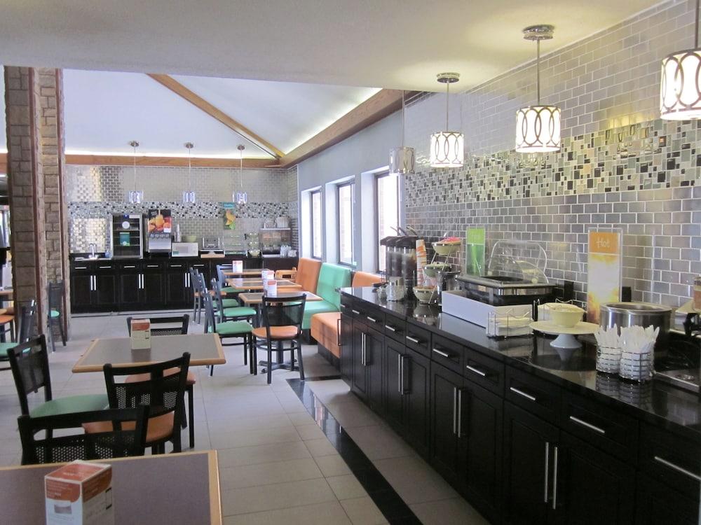Quality Inn Upper Sandusky Exterior photo