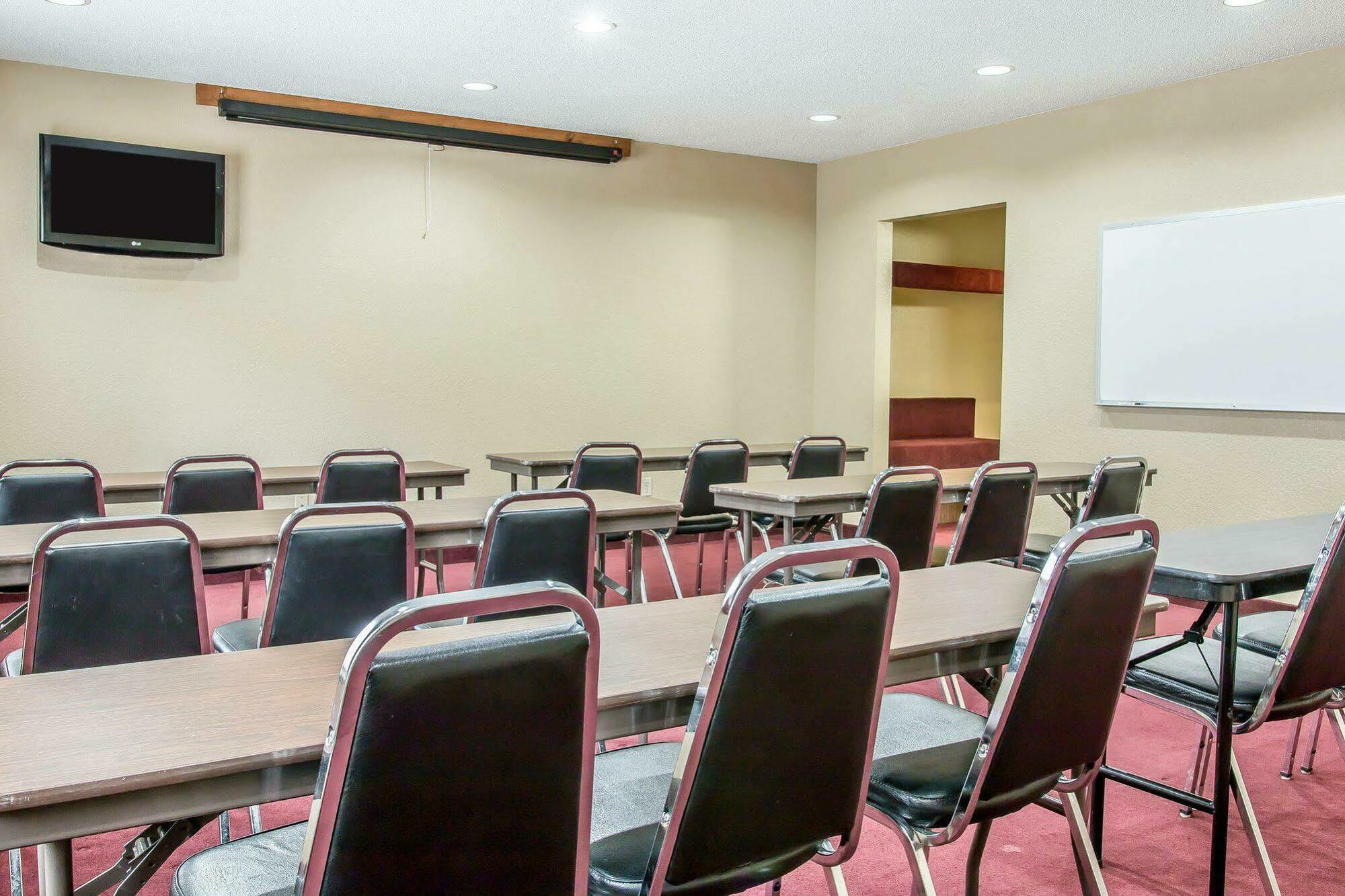 Quality Inn Upper Sandusky Exterior photo